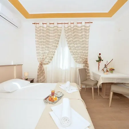 Casa de hóspedes Mia 4*