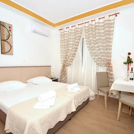 Casa de hóspedes Mia 4*