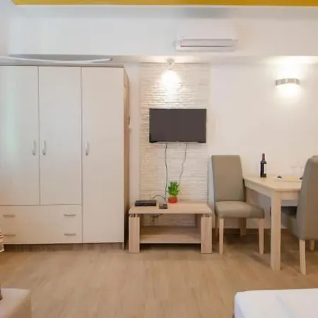 בית הארחה Mia 4*